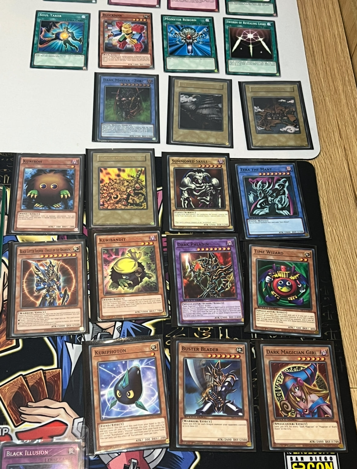 yu-gi-oh! Collection with dark magician support + yugi cards