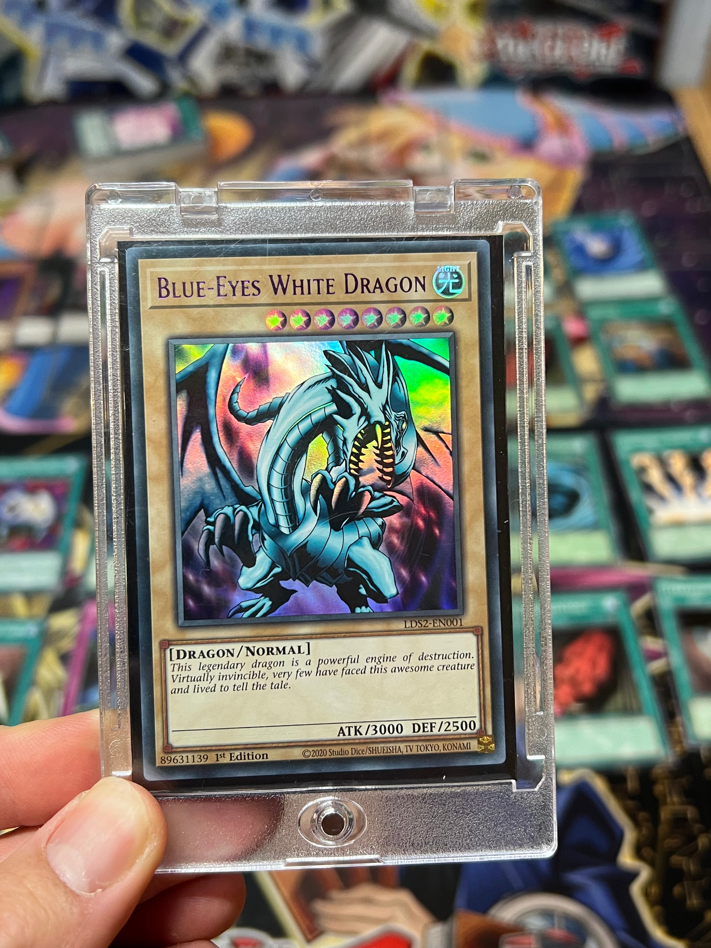 Yu-Gi-Oh! Collection Lot – 200 Cards [ blue eyes white dragon + OG cards ]